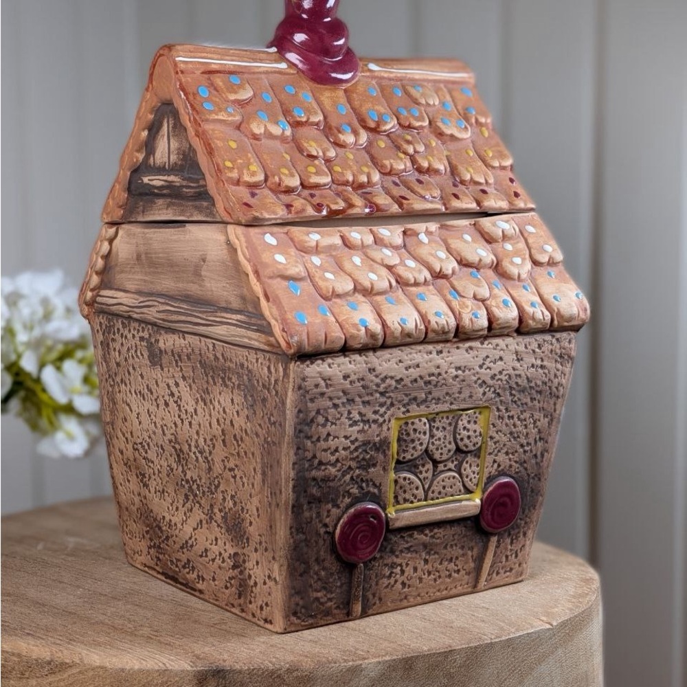 Gingerbread House Cookie Jar Ceramic Folk Art Whimsical Kitsch Decor - Picture 4 of 6
